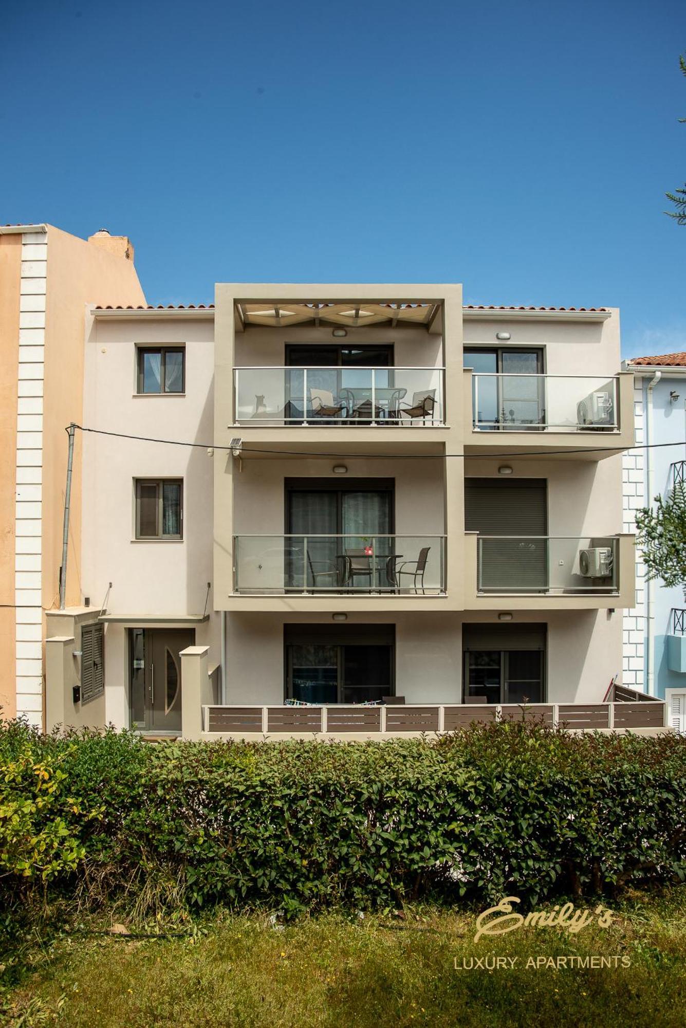 Emily'S Luxury Apartments Argostoli  Exteriör bild