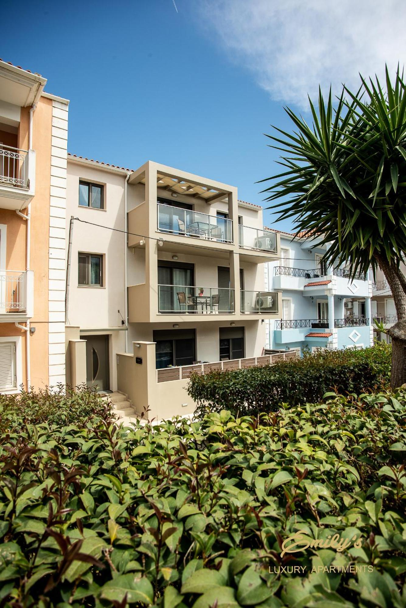 Emily'S Luxury Apartments Argostoli  Exteriör bild