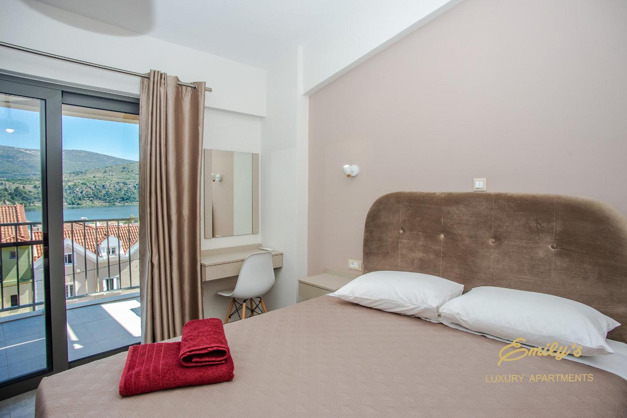 Emily'S Luxury Apartments Argostoli  Exteriör bild