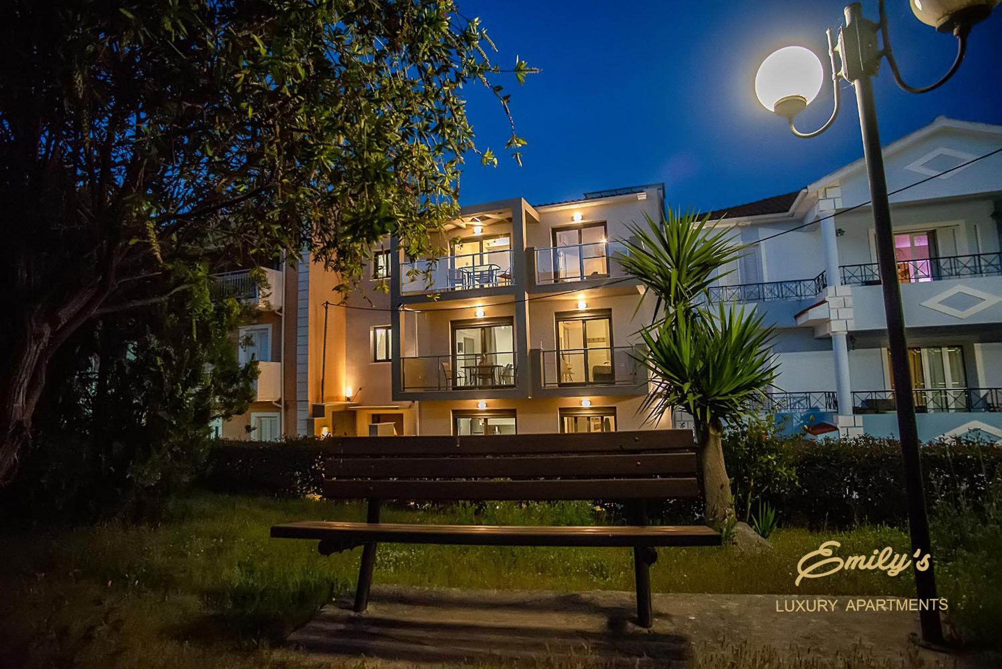 Emily'S Luxury Apartments Argostoli  Exteriör bild