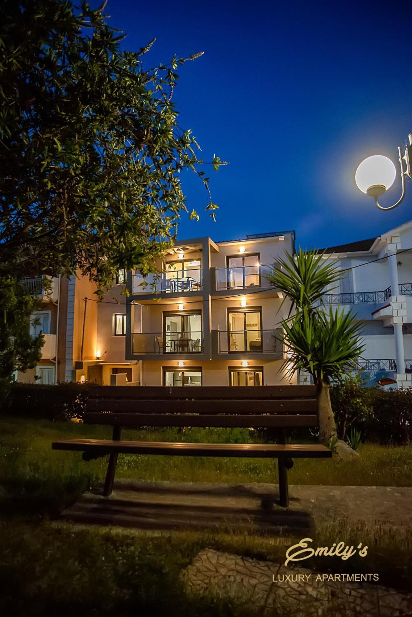Emily'S Luxury Apartments Argostoli  Exteriör bild