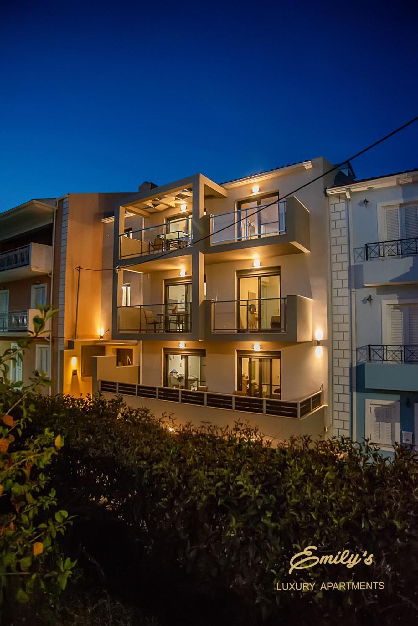 Emily'S Luxury Apartments Argostoli  Exteriör bild