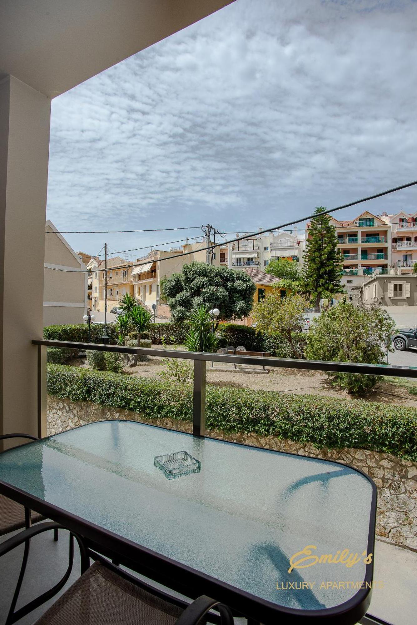 Emily'S Luxury Apartments Argostoli  Exteriör bild