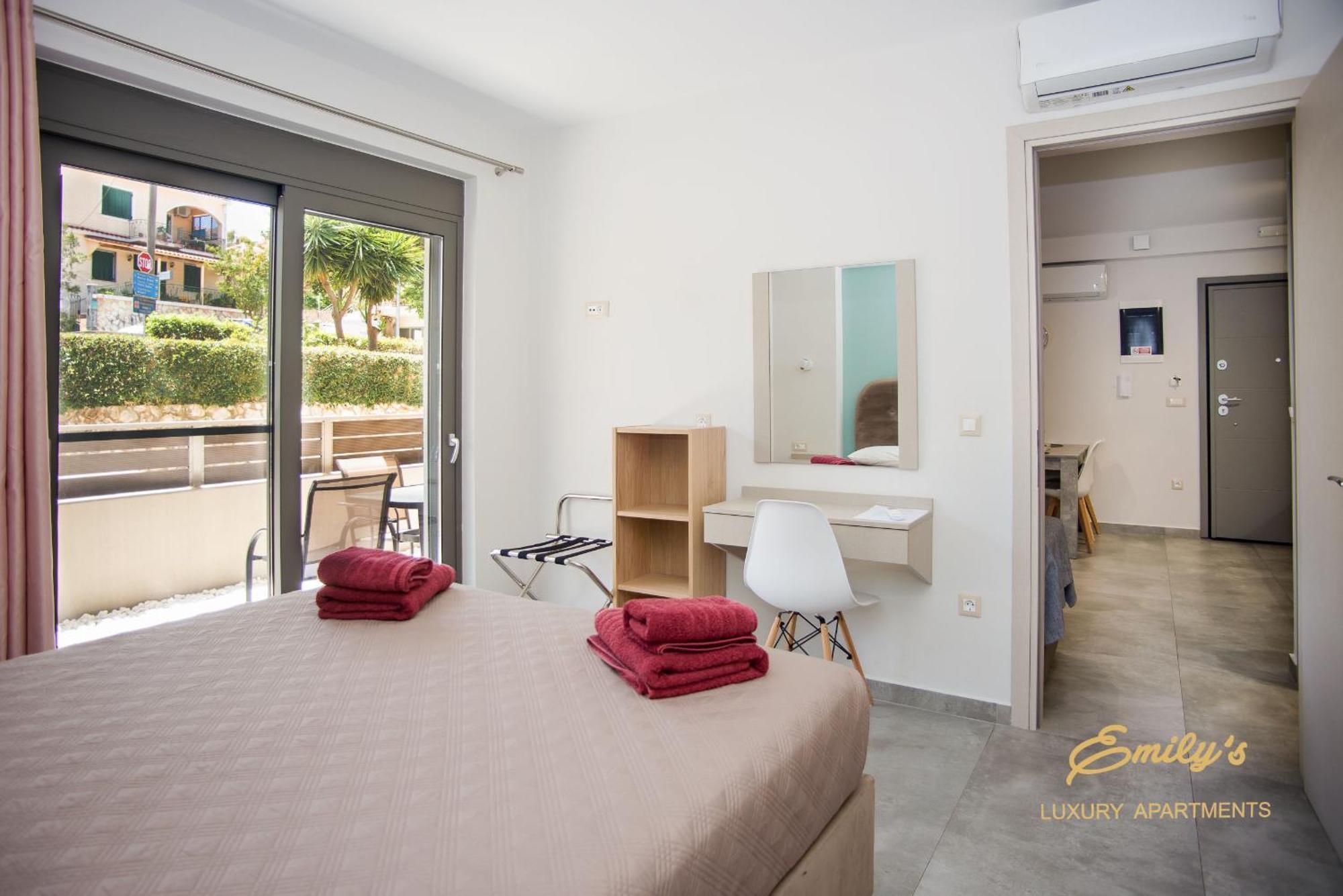 Emily'S Luxury Apartments Argostoli  Exteriör bild