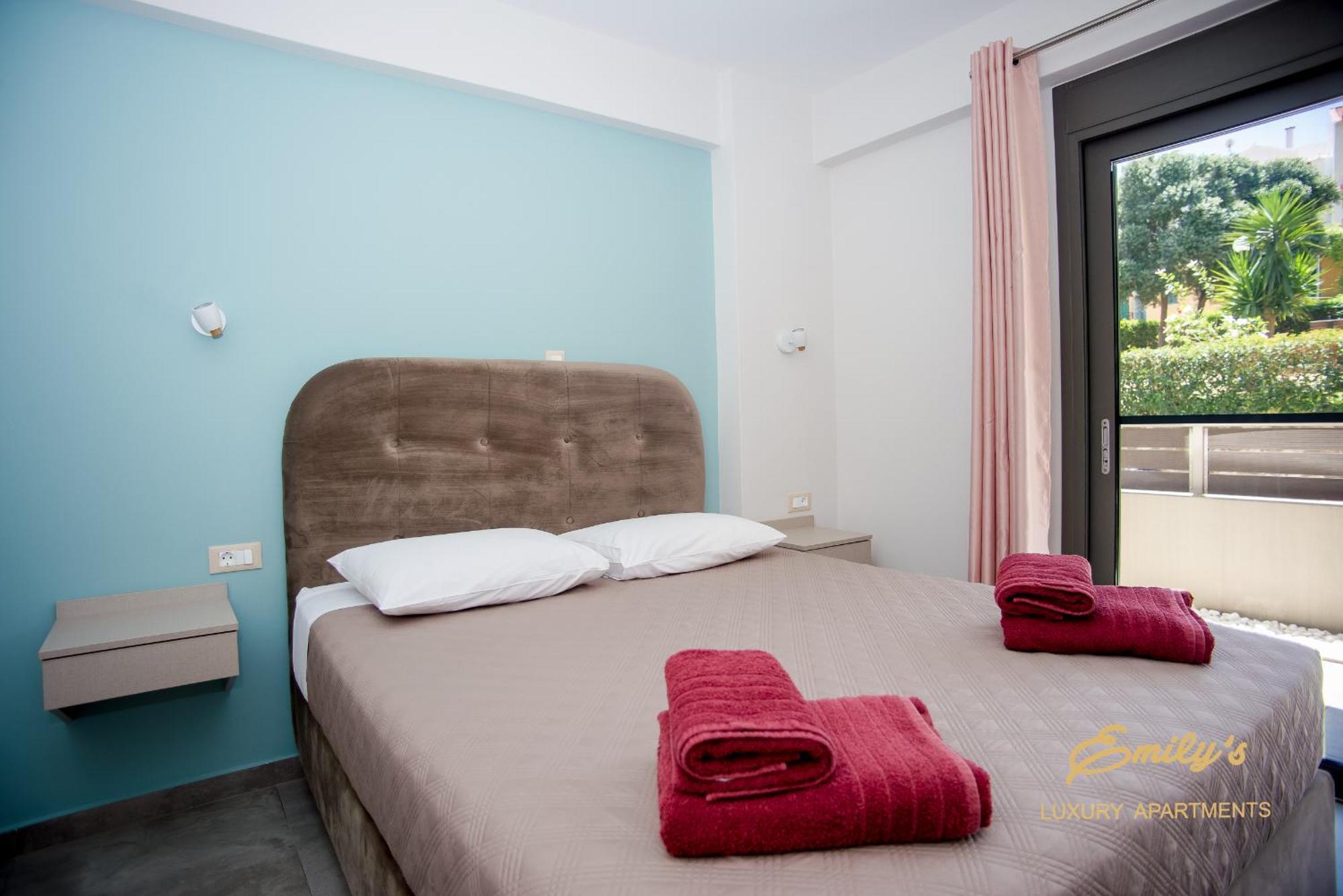 Emily'S Luxury Apartments Argostoli  Exteriör bild
