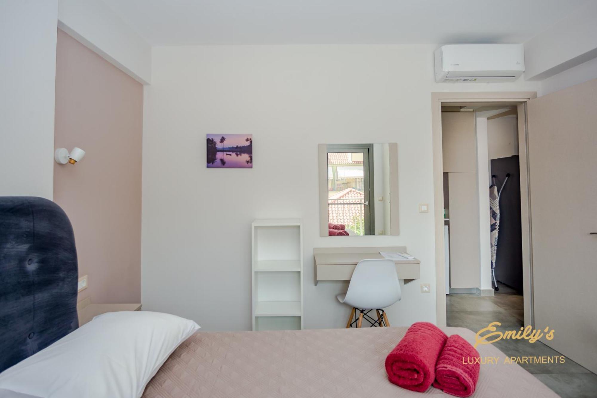 Emily'S Luxury Apartments Argostoli  Exteriör bild
