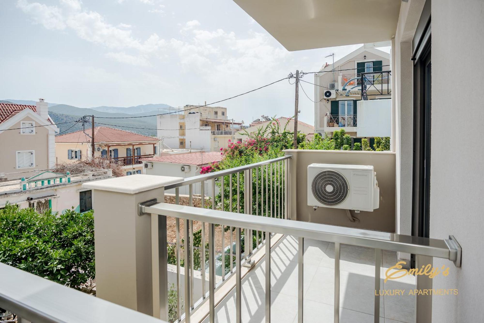 Emily'S Luxury Apartments Argostoli  Exteriör bild