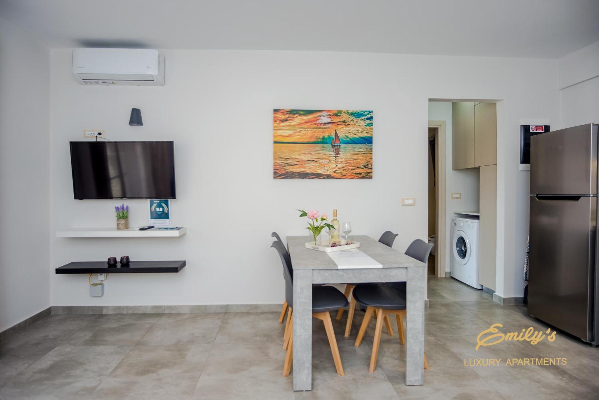 Emily'S Luxury Apartments Argostoli  Exteriör bild