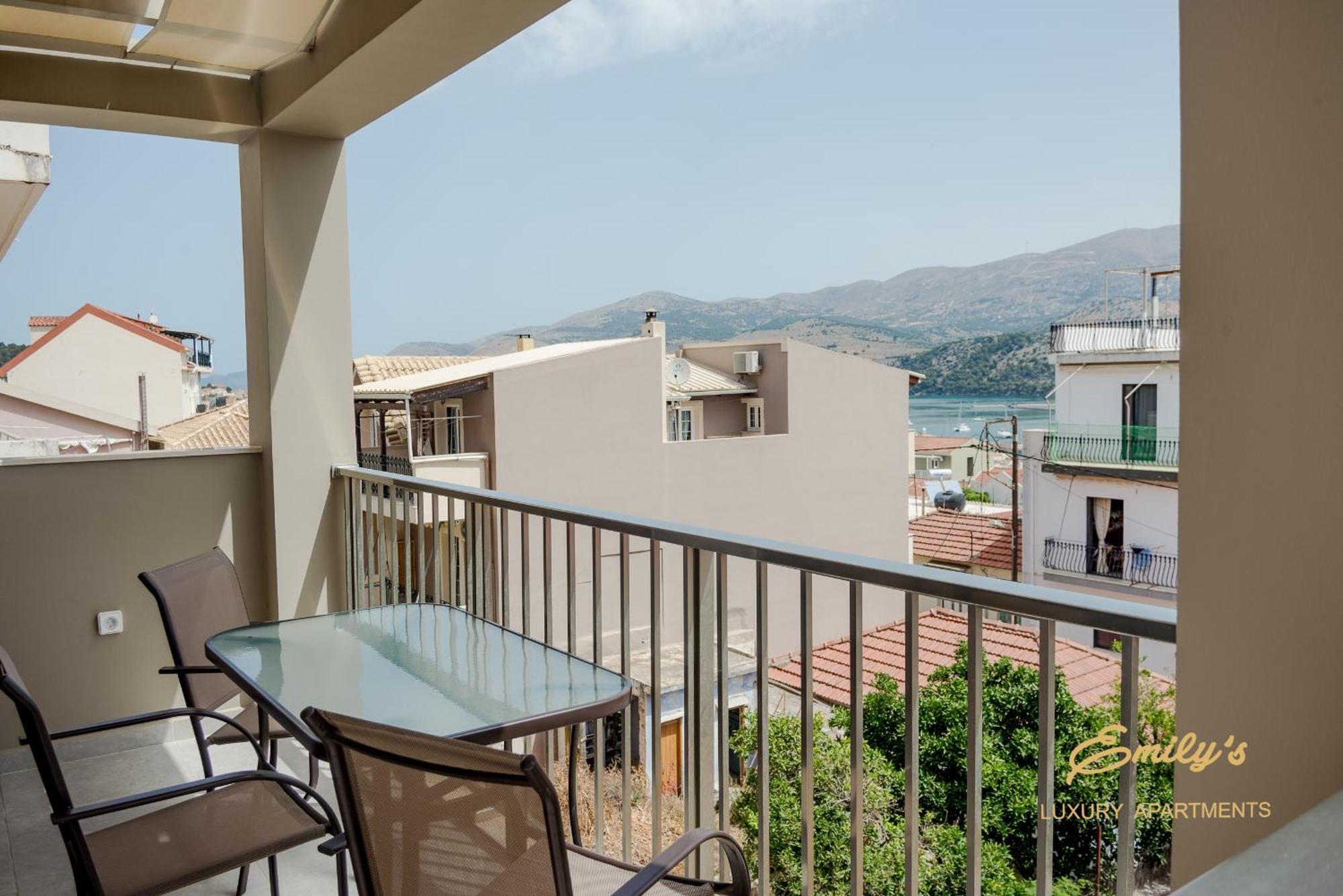 Emily'S Luxury Apartments Argostoli  Exteriör bild